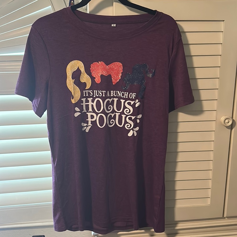 Hocus Pocus T-shirt. Size large. Glitter on the hair. Super cute.